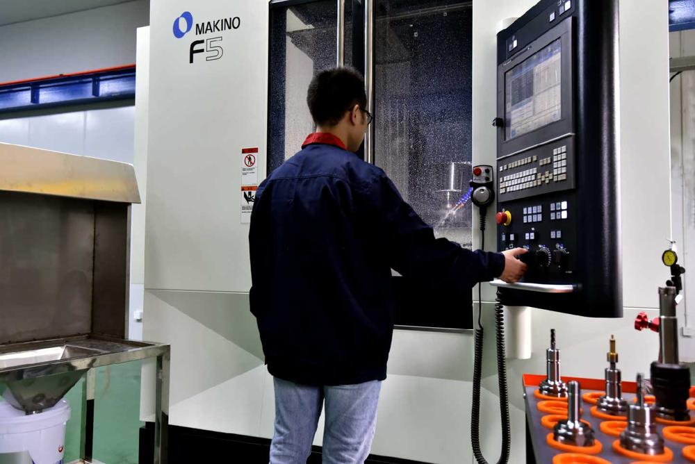 High-Precision-CNC-Manufacturing-site.jpg