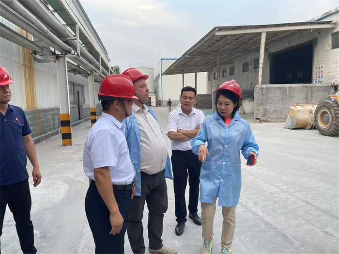 Russian Customer Visited YM (2).jpg